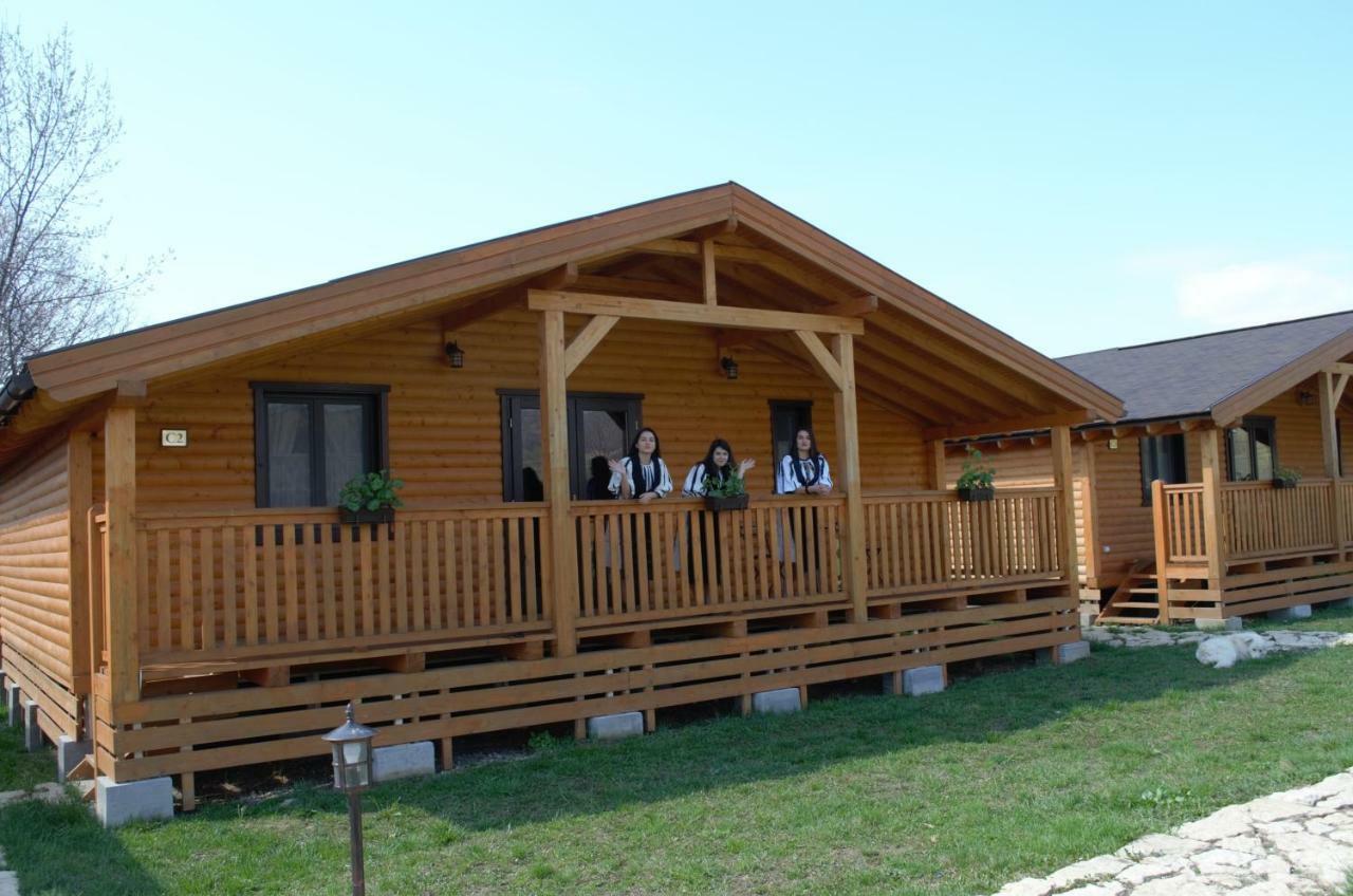 Complex Agroturistic Livada De Nuci Villa Baia de Fier Dış mekan fotoğraf
