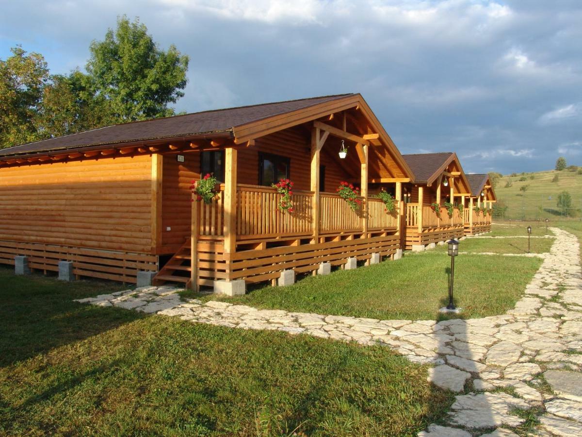 Complex Agroturistic Livada De Nuci Villa Baia de Fier Dış mekan fotoğraf